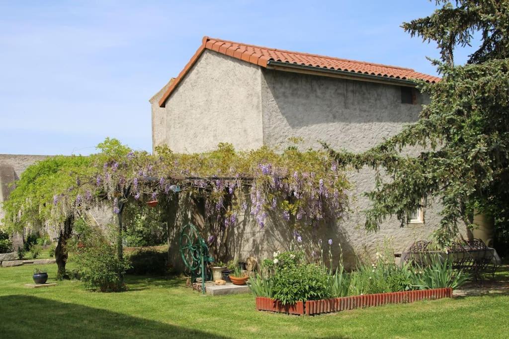Ideal Voyageurs & Travailleurs Cherchant Du Calme Manglieu エクステリア 写真